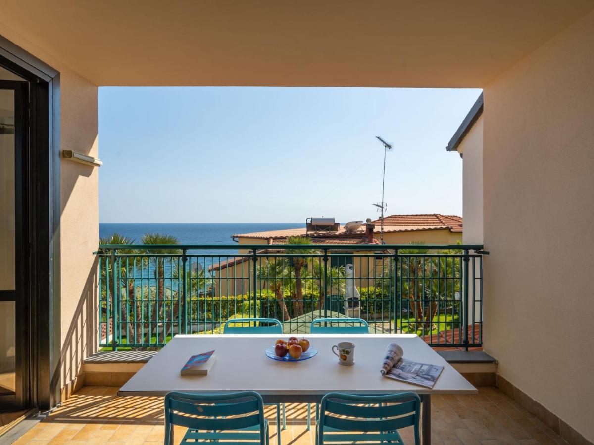 Apartment Le Margherite - Slr261 By Interhome Costarainera Εξωτερικό φωτογραφία